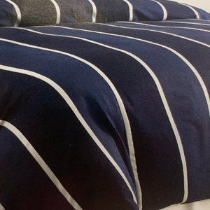 Nautica comforter with 2 pillow shams